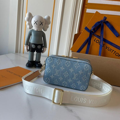 Elegant Refined Shoulder Bag