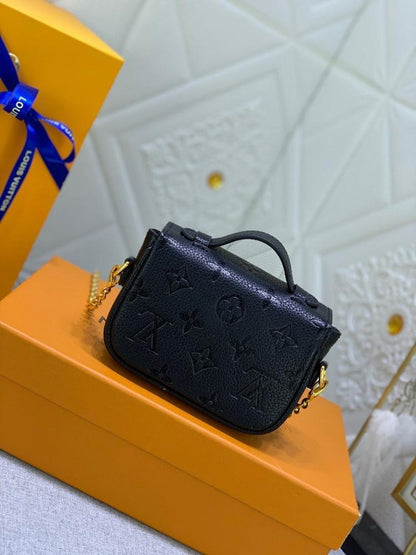 Modern Stylish Leather Crossbody Bag