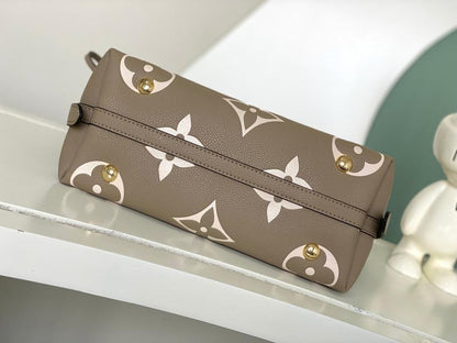 Modern Refined Leather Crossbody Bag
