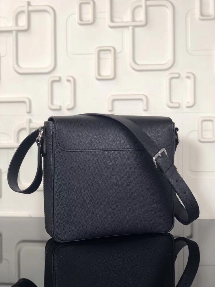 Elegant Leather Top Handle Bag