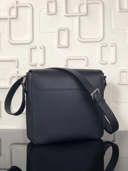 Elegant Leather Top Handle Bag