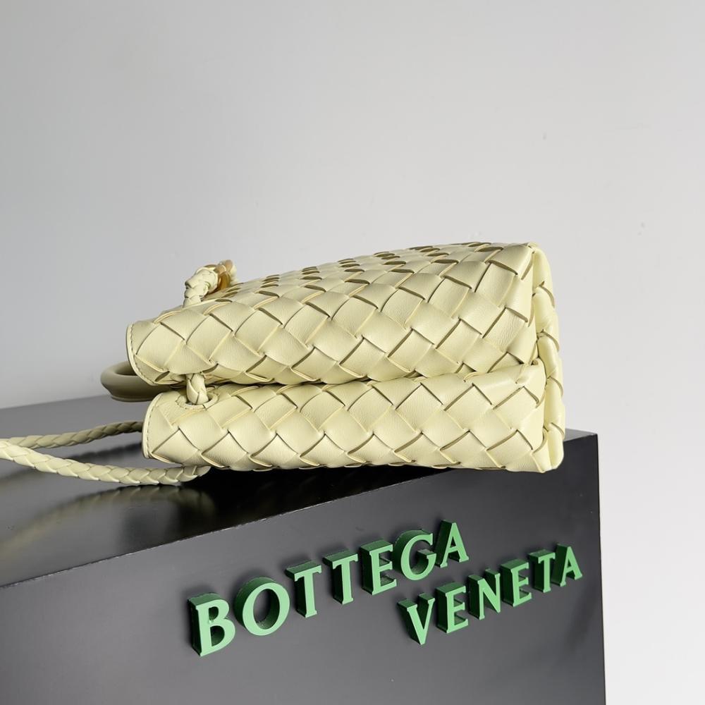 Classic Leather Shoulder Bag