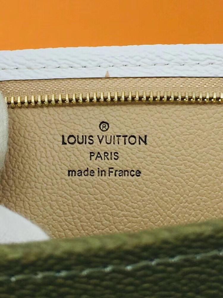 Modern Travel Bag – Limited Edition