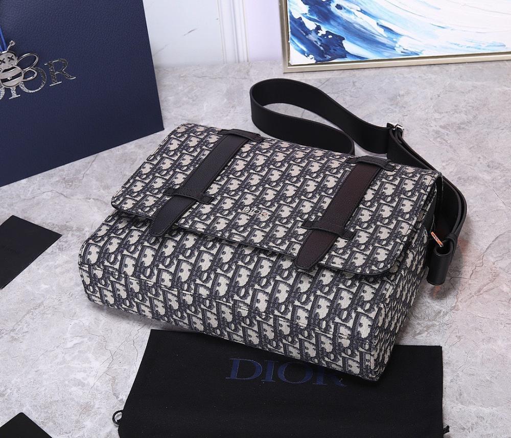 Modern Luxury Beige Embroidered Jacquard Shoulder Bag – Limited Edition