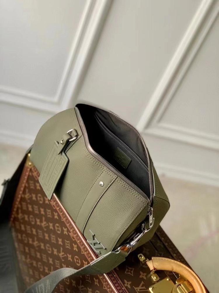 Elegant Refined Calfskin Shoulder Bag