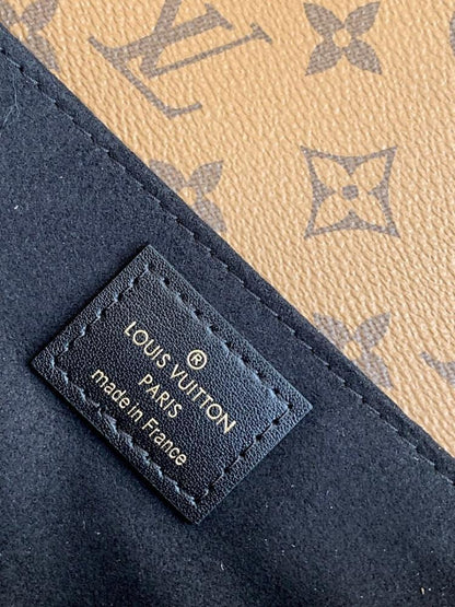 Italian-Inspired Luxury Shoulder Bag