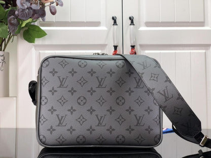 Elegant Shoulder Bag