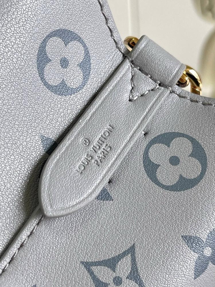 Classic Modern Woven Bag