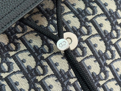 Stylish Calfskin Crossbody Bag – Limited Edition