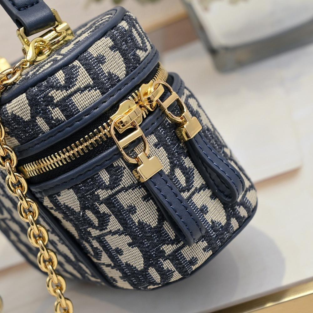 Stylish Leather Crossbody Bag – Special Edition