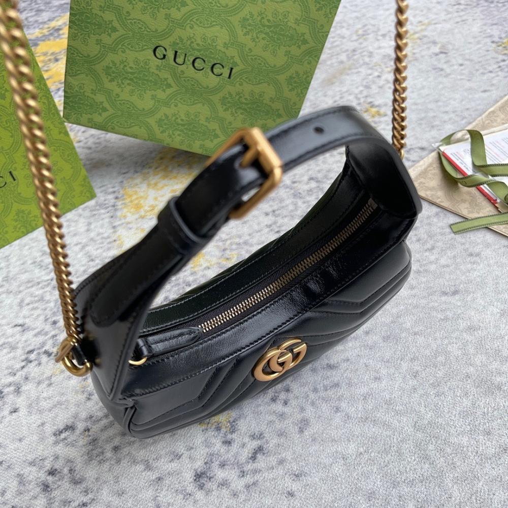 Classic Refined Shoulder Bag