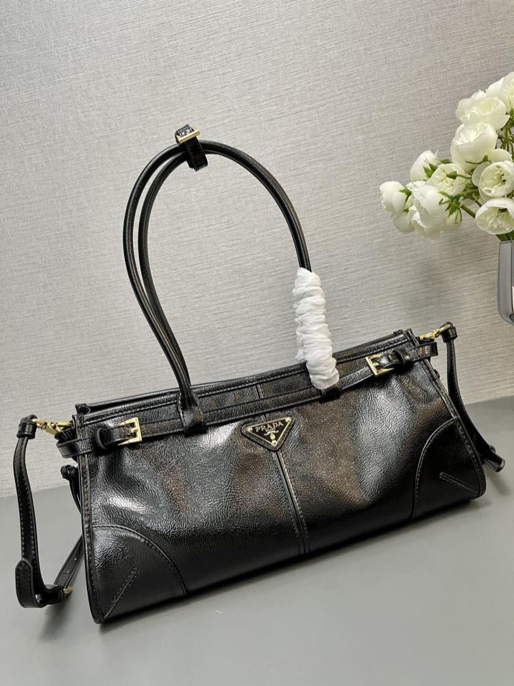 Classic Shoulder Bag
