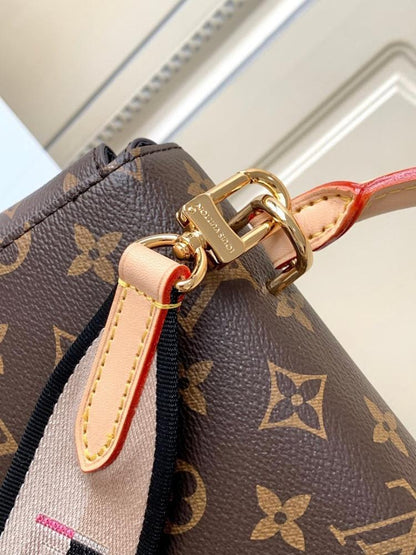 Luxury Silver Canvas Shoulder Bag – Limited Edition