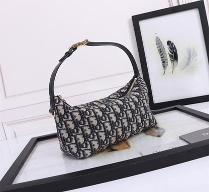Luxury Embroidered Shoulder Bag – Limited Edition