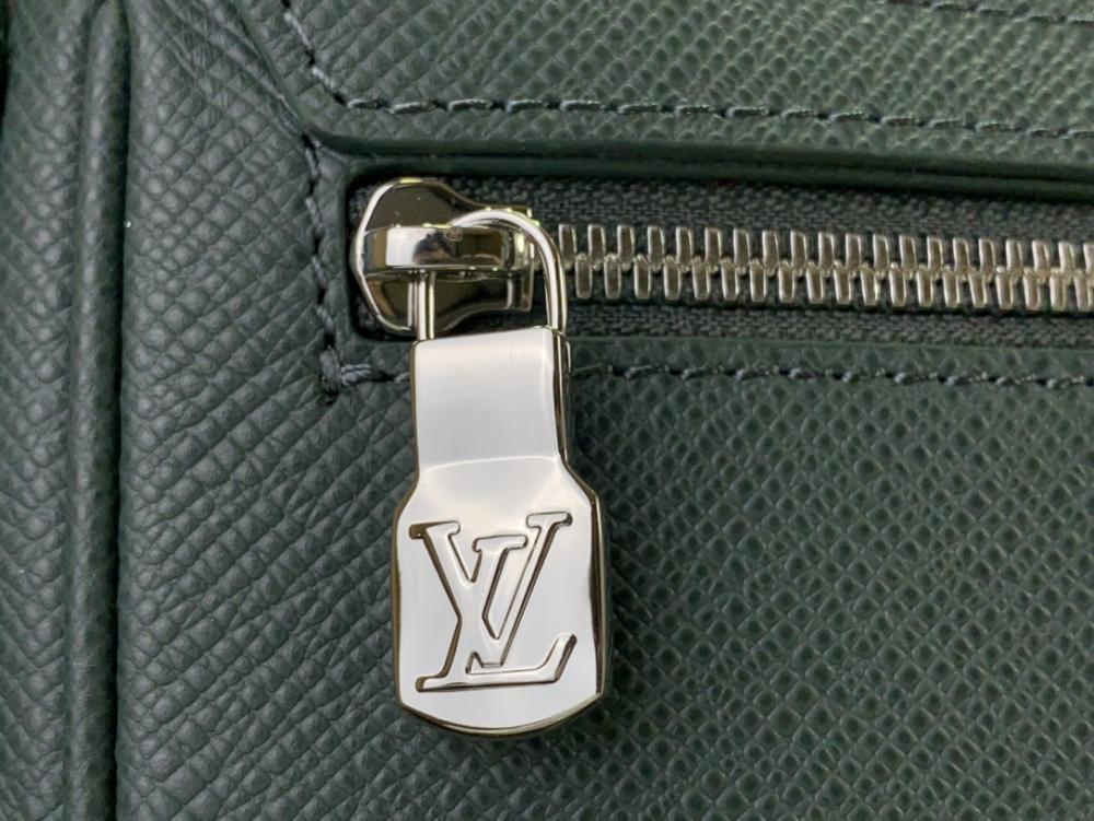 Classic Shoulder Bag
