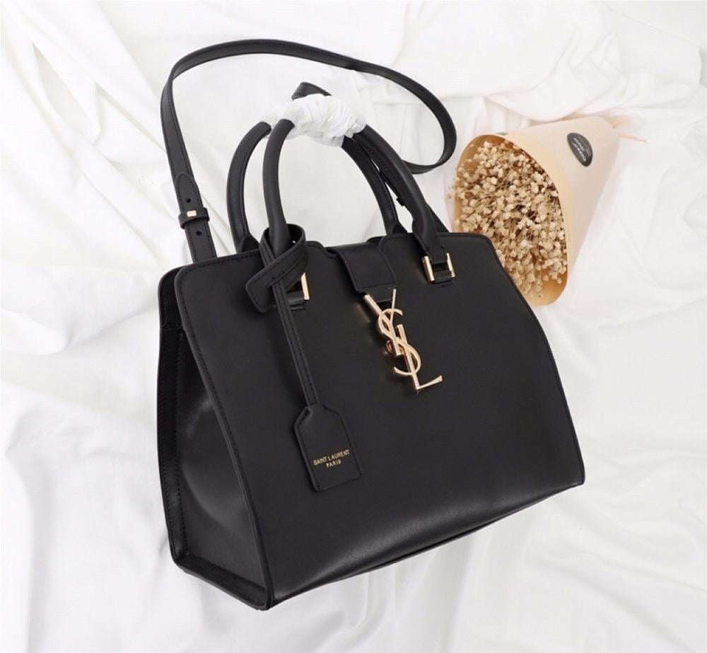 Modern Leather Crossbody Bag – Limited Edition
