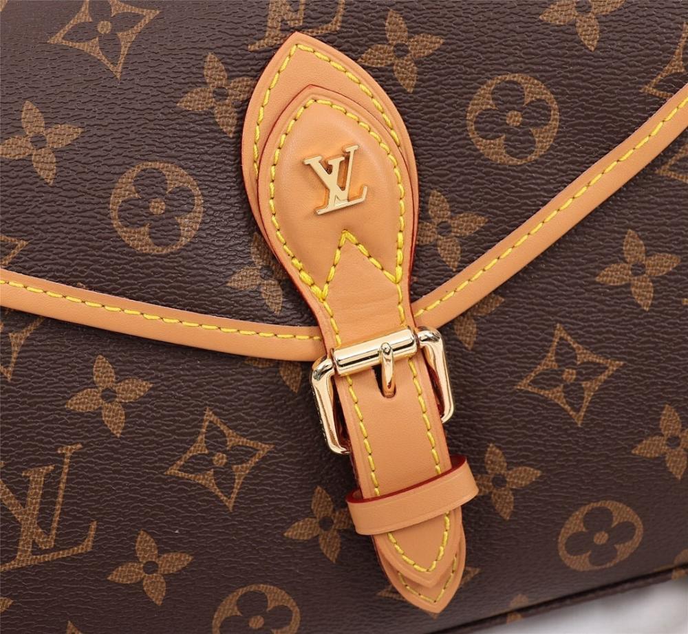 Kelly Shoulder Bag