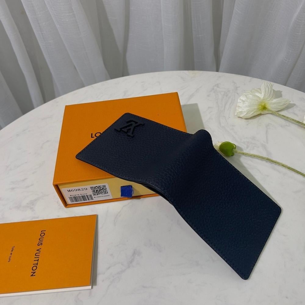Italian-Inspired Stylish Calfskin Wallet