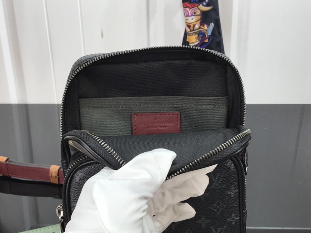 Classic Crossbody Bag