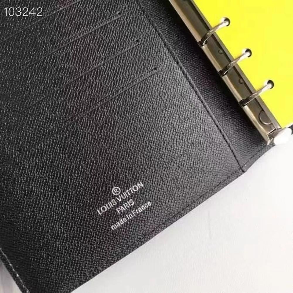 Italian-Inspired Elegant Leather Crossbody Bag