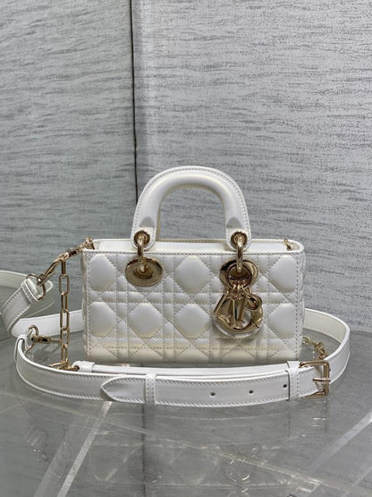 Alma Leather Shoulder Bag