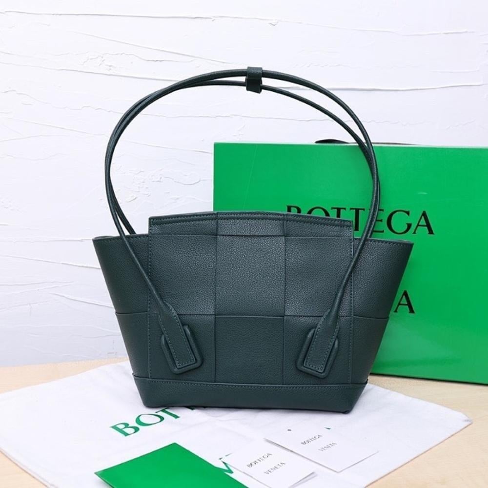 Luxury Stylish Woven Top Handle Bag