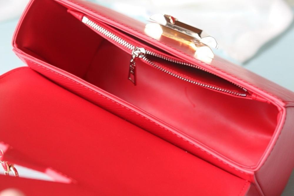 Modern Elegant Leather Shoulder Bag