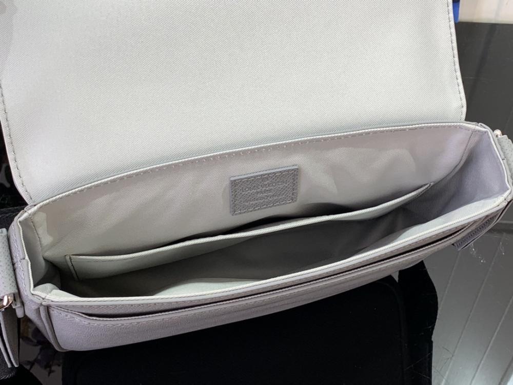 Classic Shoulder Bag