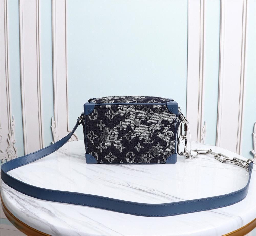 Elegant Refined Canvas Shoulder Bag