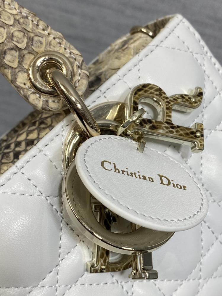Elegant Leather Top Handle Bag