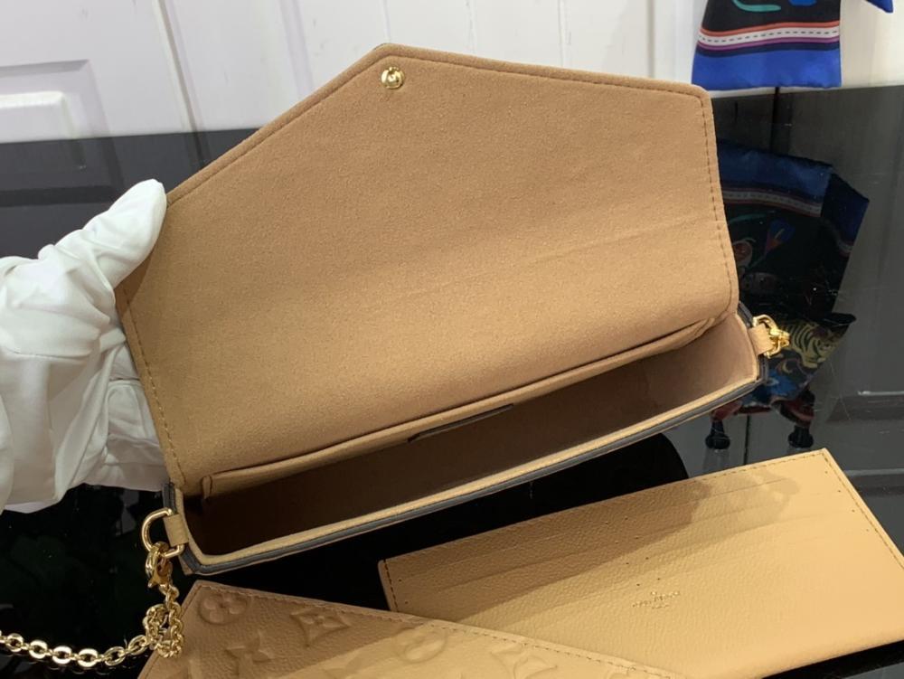 Classic Shoulder Bag