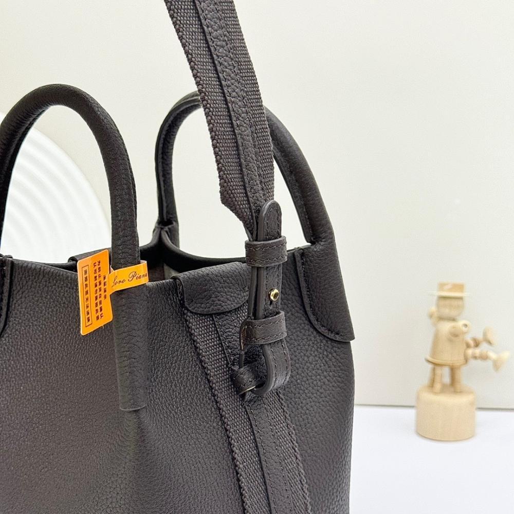 Italian-Inspired Stylish Silver Quilted Calfskin Crossbody Bag