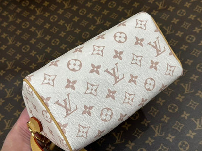 Stylish Leather Travel Bag – Limited Edition