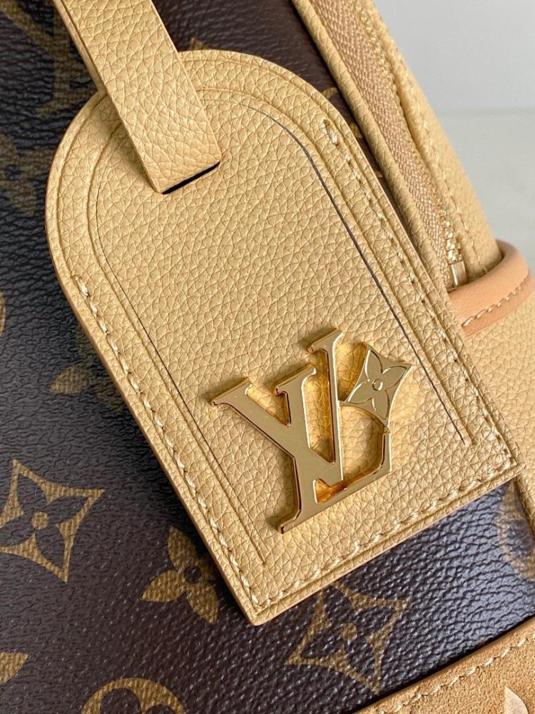 Stylish Refined Leather Crossbody Bag