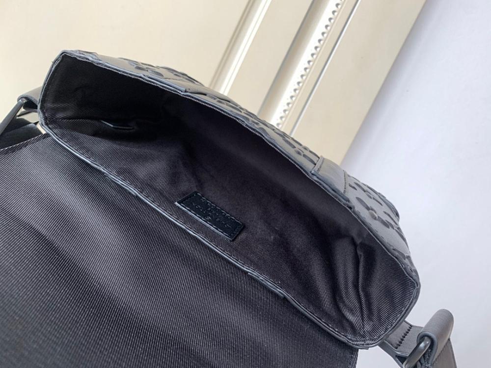 Modern Luxury Studded Leather Shoulder Bag – Special Edition