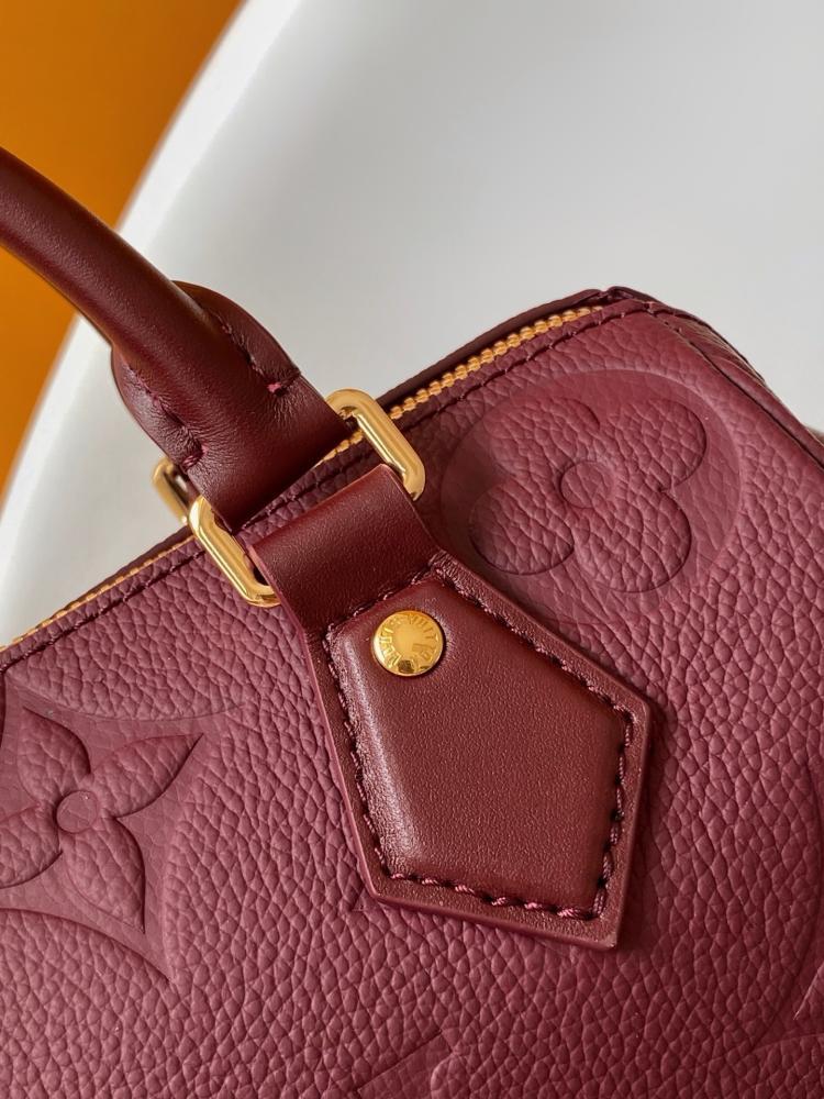 Alma Leather Shoulder Bag