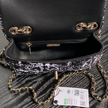 Classic Leather Shoulder Bag