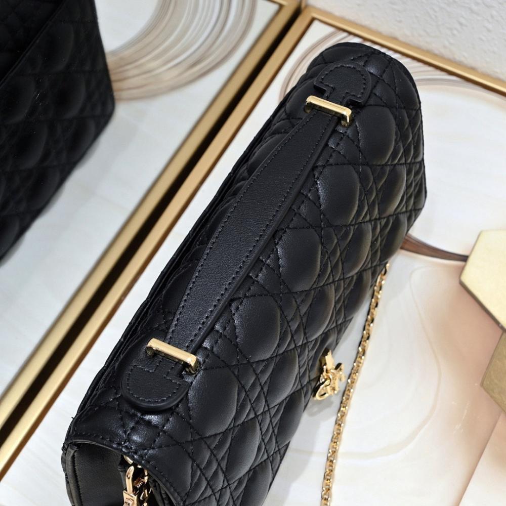 Classic Modern Leather Shoulder Bag