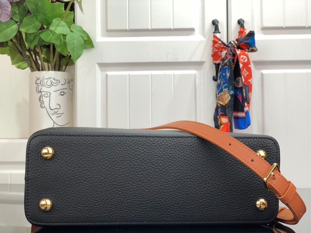 Elegant Leather Top Handle Bag