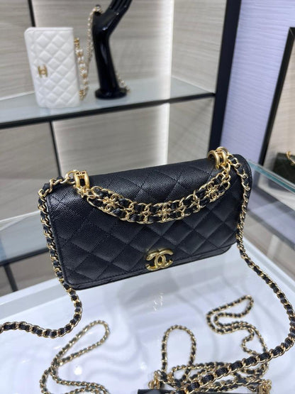 Classic Shoulder Bag