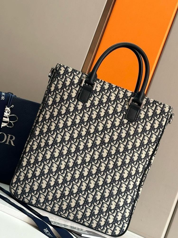 Stylish Refined Black Printed Leather Shoulder Bag
