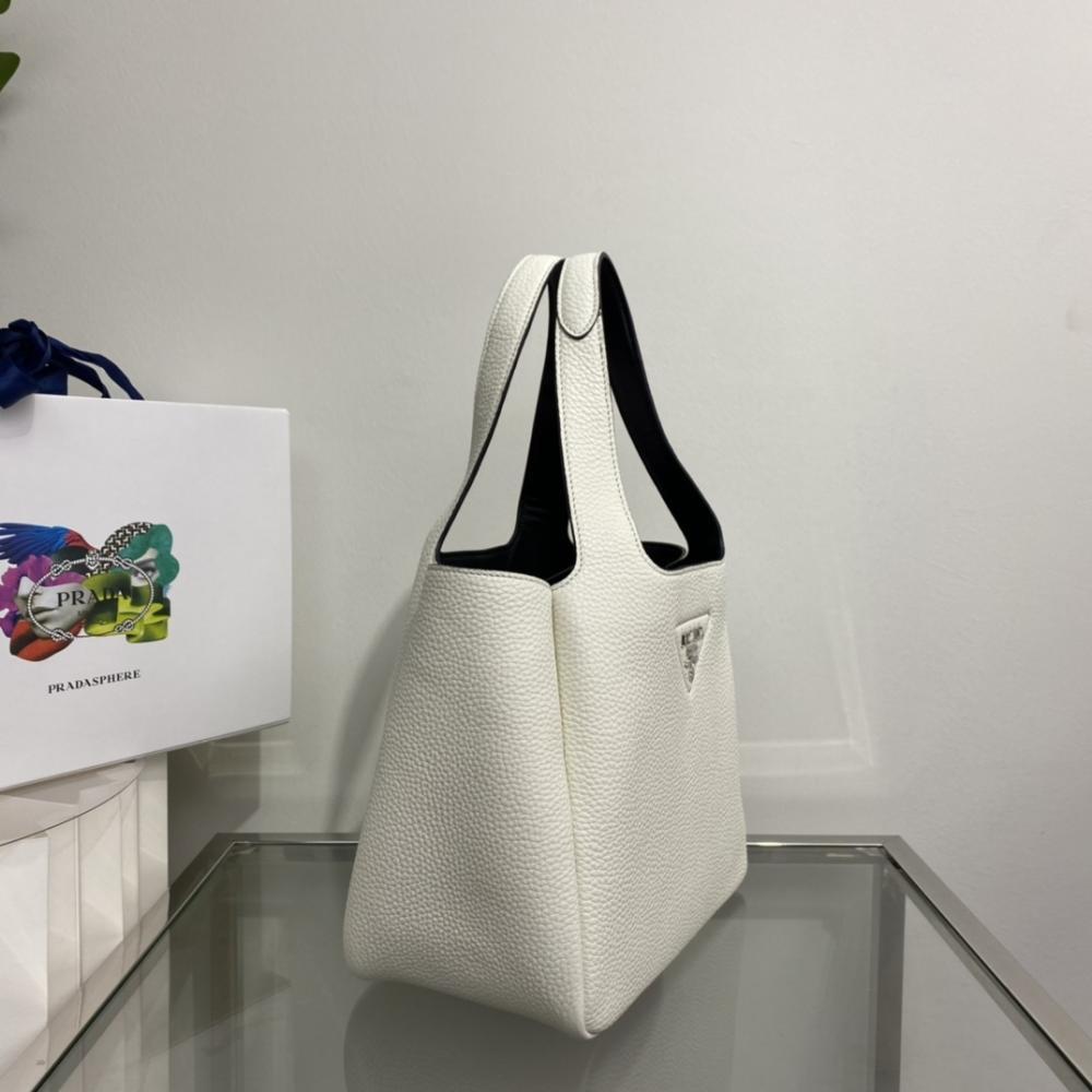 Elegant Leather Top Handle Bag