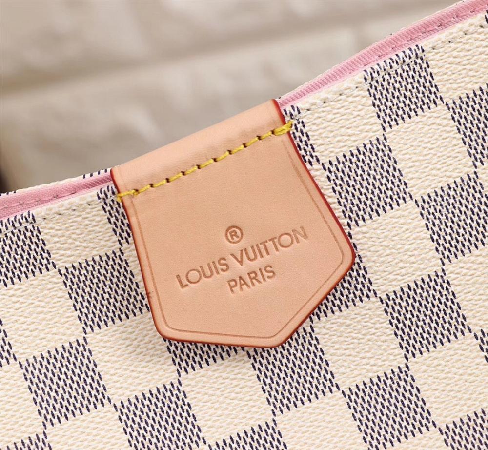 Modern Italian-Inspired Crossbody Bag