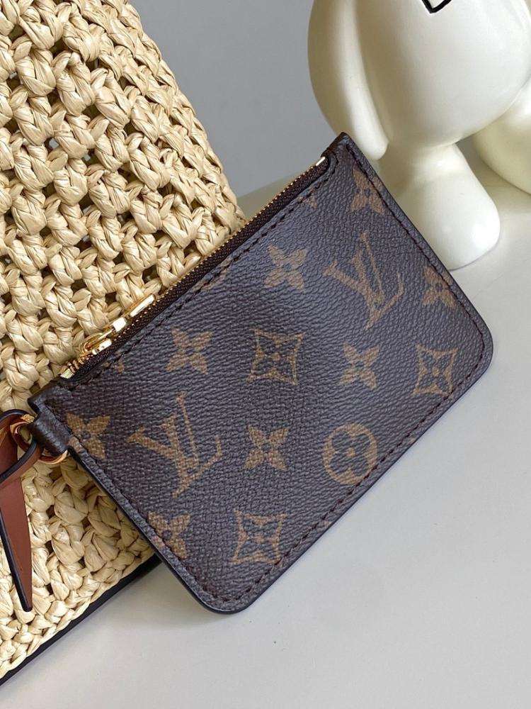 Elegant Refined Raffia Top Handle Bag