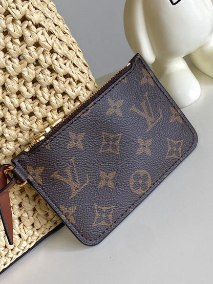 Elegant Refined Raffia Top Handle Bag