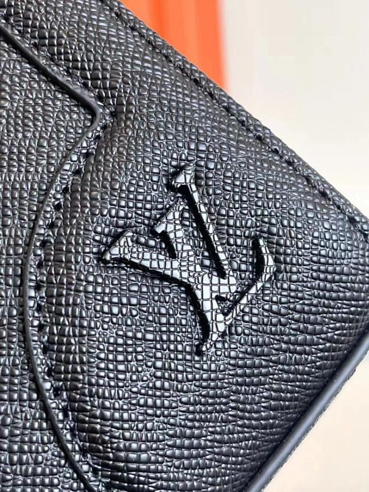 Stylish Refined Leather Shoulder Bag