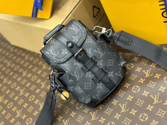 Italian-Inspired Elegant Black Leather Crossbody Bag