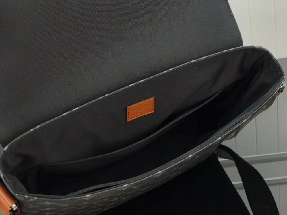 Practical Shoulder Bag