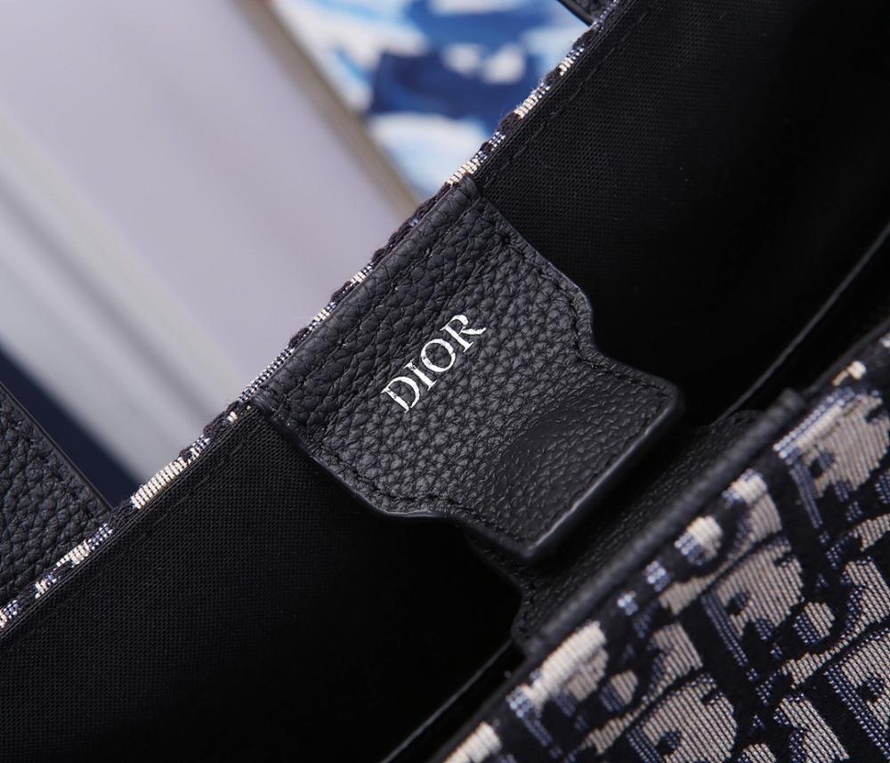 Elegant Premium Black Calfskin Shoulder Bag