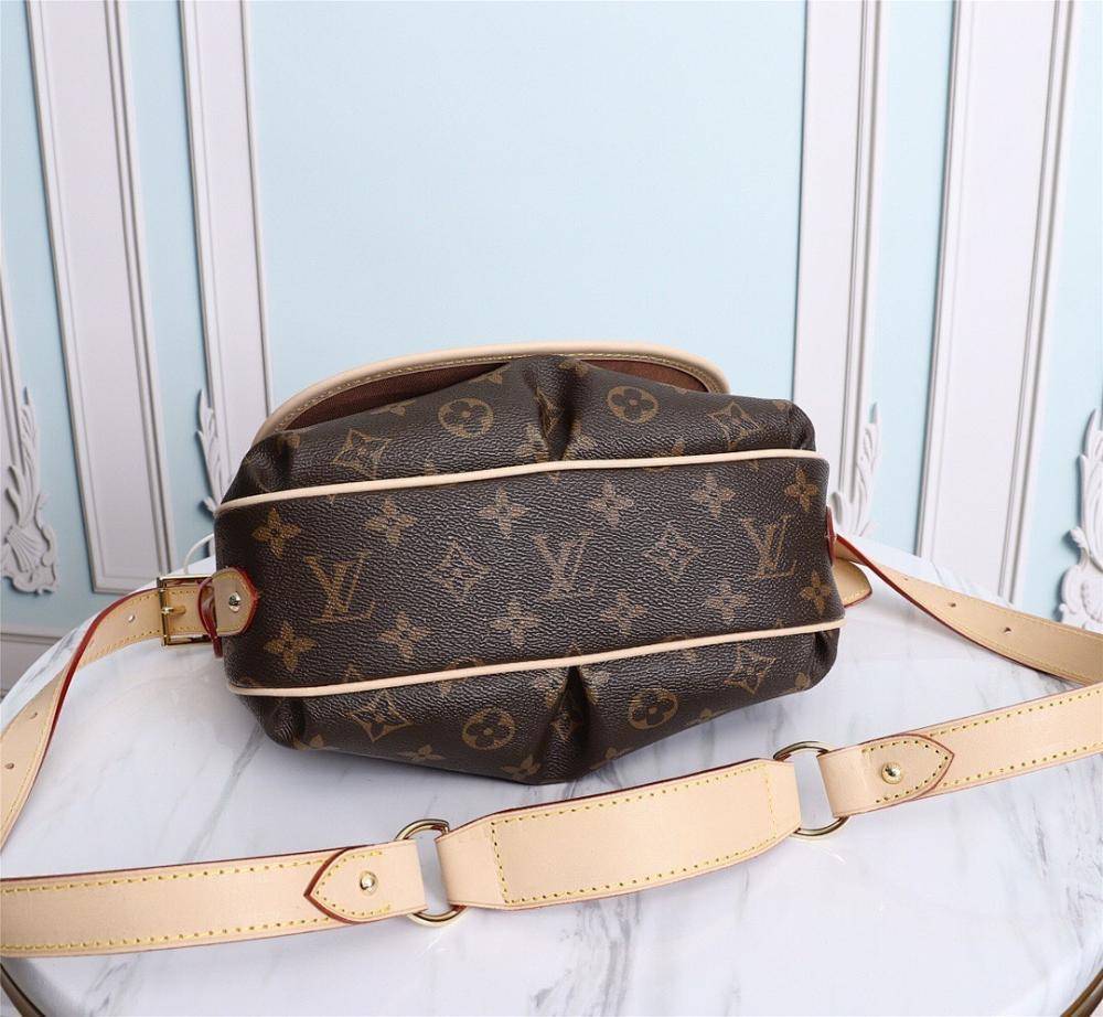 Luxury Refined Crossbody Bag